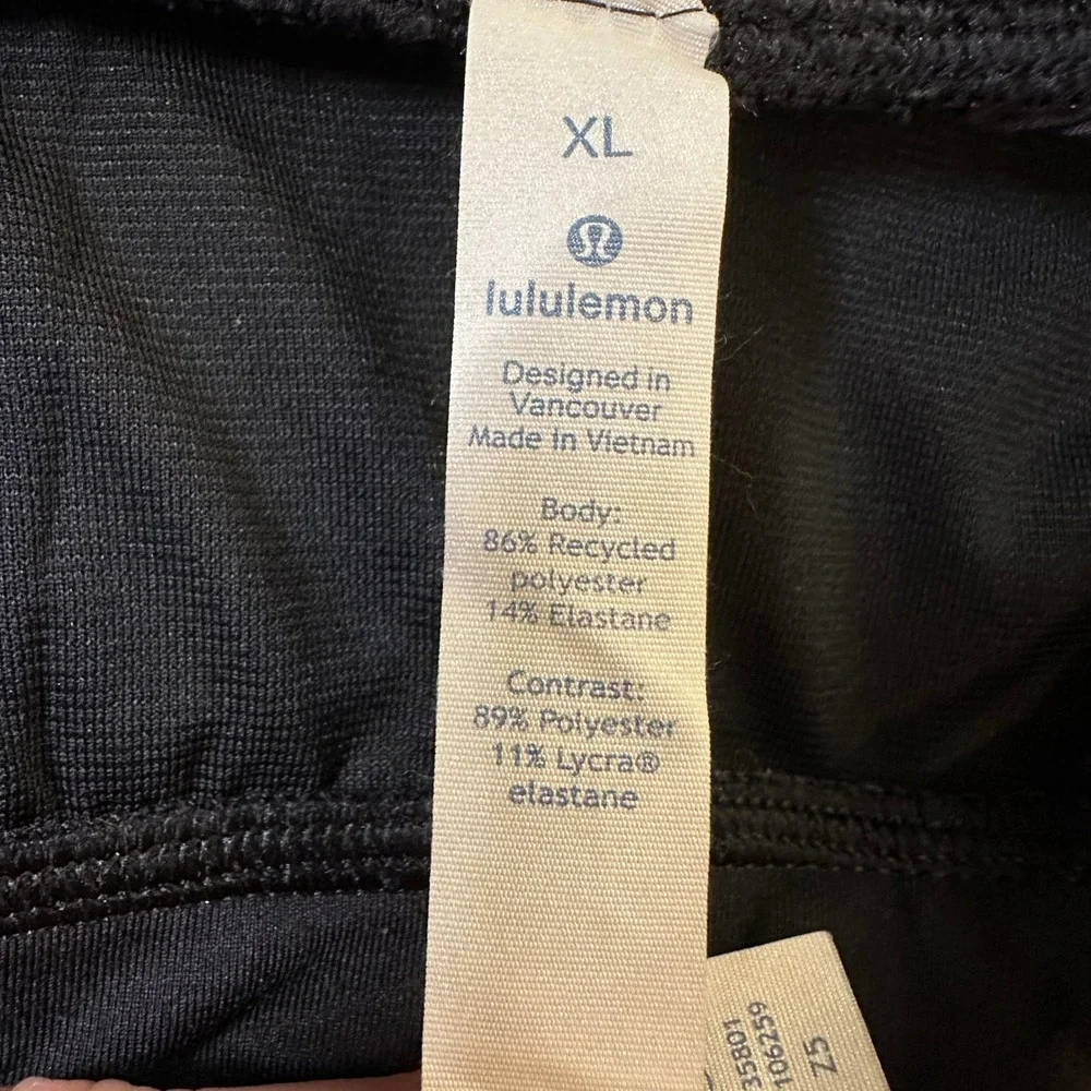 Lululemon Mens XL Grid Pattern Athletic Training Shorts Black Gray 9 Inch Inseam